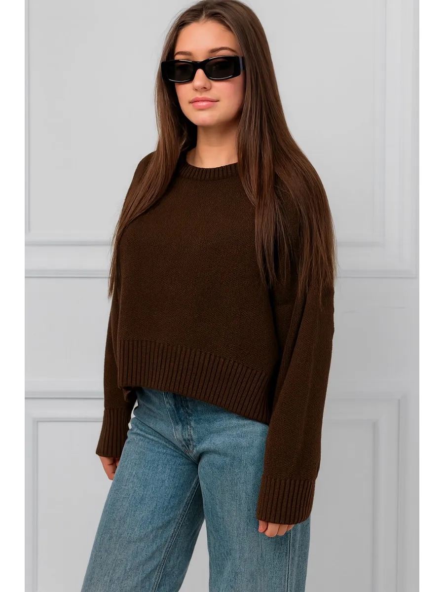 Chocolate Oversized Short Sweater – Casual Chic & Softness