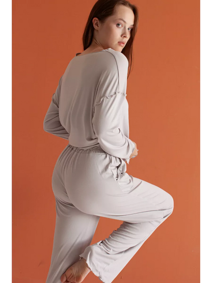 Soft Home Loungewear Pajama Set for Women – Cozy Top and Pants