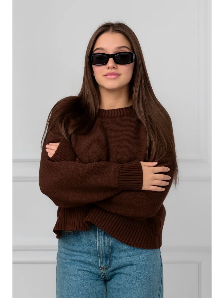 Chocolate Oversized Short Sweater – Casual Chic & Softness