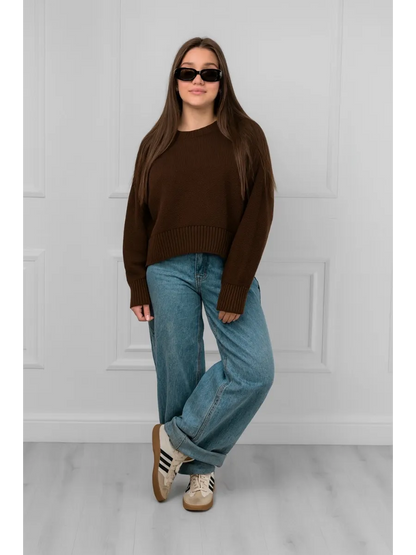 Chocolate Oversized Short Sweater – Casual Chic & Softness
